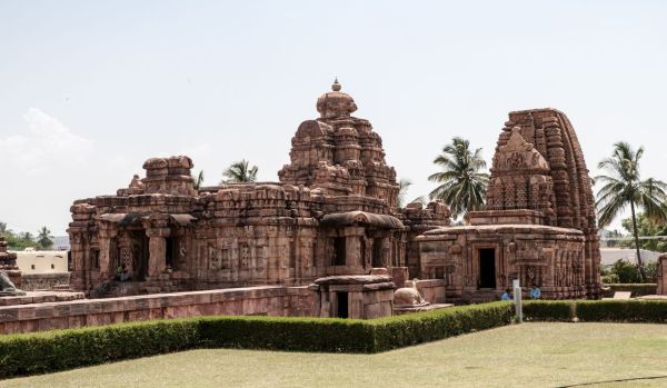 Comment organiser une visite des anciens temples hindous en Inde?